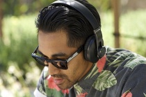 JLab Audio Omni – tai nghe không dây dưới 100 USD
