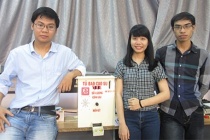 Sinh viên Đà Nẵng sáng chế máy phát bao cao su miễn phí cho dân