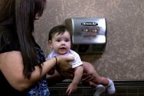 Đọc xong bài viết liệu bạn còn dám dùng máy sấy khô trong toilet?