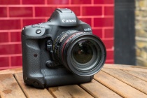 Canon công bố máy ảnh EOS-1D X Mark II tại VN