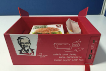 Có thể vừa ăn KFC, vừa sạc điện thoại