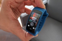 Đồng hồ thông minh Samsung Gear Fit2 tích hợp GPS