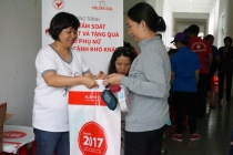 Khám tầm soát ung thư cho phụ nữ có hoàn cảnh khó khăn 