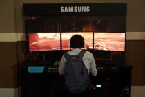 Màn hình máy tính cong chơi game đầu tiên trên thế giới