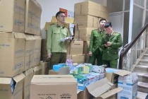 Thu giữ 90.000 chiếc khẩu trang y tế không rõ nguồn gốc tại quận Thanh Xuân