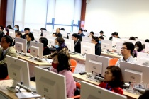 Giảng viên đi học công nghệ ứng phó với mùa dịch corona