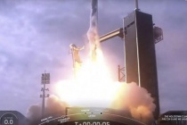SpaceX công bố dự án mới đưa du khách vào không gian