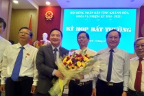  Ông Nguyễn Tấn Tuân chính thức được bầu giữ chức chủ tịch tỉnh Khánh Hòa nhiệm kỳ 2016 -2021