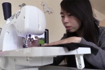 Cô gái gốc Việt chế tạo áo khoác thời trang chống đạn giá rẻ đầu tiên trên thế giới