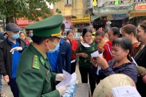 Đoàn thanh niên BĐBP Nghệ An phát 1000 khẩu trang miễn phí tại KVBG