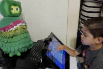 Mỹ sử dụng Robot dạy trẻ tự kỷ kỹ năng xã hội