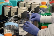 Biohacker bí mật săn tìm vaccine cho virus corona