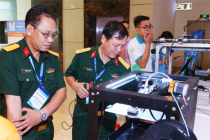 Thử nghiệm robot khử khuẩn phòng cách ly tại TP.HCM