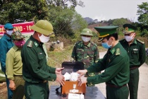 Phó chỉ huy trưởng BĐBP tỉnh trực tiếp kiểm tra y tế các tổ chốt phòng chống dịch Covid 19 trên tuyến biên giới