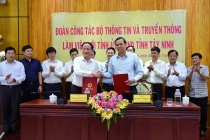 Bộ trưởng Bộ TT&TT Nguyễn Mạnh Hùng: 'Chuyển đổi số bắt đầu từ các vấn đề cụ thể ở địa phương'