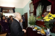 Tổng Bí thư, Chủ tịch nước Nguyễn Phú Trọng dâng hương tưởng niệm Chủ tịch Hồ Chí Minh