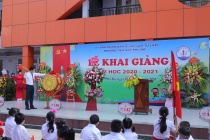 Học sinh cả nước bước vào khai giảng năm học mới 2020-2021