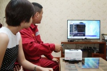 Ngành truyền hình chuyển sang online, cạnh tranh với iQIYI, Netflix