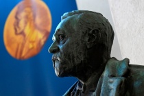 Trước thềm giải Nobel Văn học 2020: Ai sẽ giành chiến thắng?