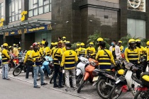 Tài xế beBike quây trụ sở vì bị cắt tiền thưởng