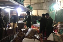 Thu giữ 4 tấn bánh quy ngoại đã quá hạn sử dụng...10 tháng