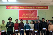 Bộ đội Biên phòng tỉnh Nghệ An tặng 410 suất quà Tết cho các hộ nghèo trên địa bàn biên giới