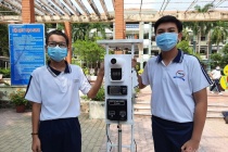 Học sinh cấp 2 chế máy đo thân nhiệt '3 trong 1' giá 8 triệu đồng