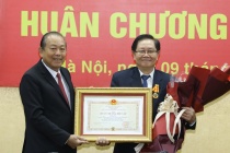 Nguyên Bộ trưởng Nội vụ Lê Vĩnh Tân nhận Huân chương Độc lập hạng Nhì