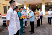 Vĩnh Phúc cử 6 cán bộ y tế hỗ trợ tỉnh Bắc Giang chống dịch Covid-19