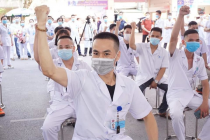 Quảng Ninh tiếp tục chi viện 20 thầy thuốc tới Bắc Giang chống dịch