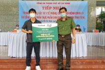 Công Phượng cùng quỹ phát triển tài năng Việt tiếp sức cho lực lượng Công an TPHCM tham gia chống dịch Covid-19 