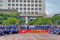 Hơn 400 cán bộ, sinh viên y dược Thủ đô vào Nam chống dịch