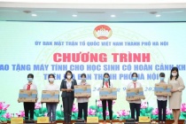 Hà Nội: Trao tặng máy tính cho học sinh có hoàn cảnh khó khăn