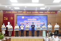 Hà Nội quyên góp ủng hộ chương trình “Sóng và máy tính cho em” và trao hỗ trợ đợt 2 năm học 2021-2022