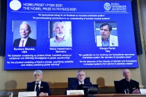 Giải Nobel Vật lý 2021 thuộc về 3 nhà khoa học nghiên cứu các hiện tượng hỗn loạn và có vẻ ngẫu nhiên