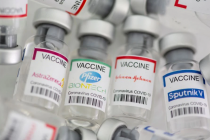 Người bị suy giảm miễn dịch nên tiêm thêm một liều vaccine COVID-19 tăng cường