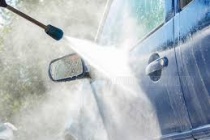 Suýt mất thị lực vĩnh viễn vì vòi xịt nước cao áp