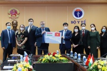 Tiếp nhận 100.000 liều vaccine Covid-19 và 100.000 kit xét nghiệm nhanh của Chính phủ Hungary.