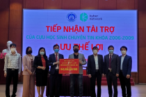 Cựu học sinh tặng quà ý nghĩa cho trường THPT Chuyên Vĩnh Phúc