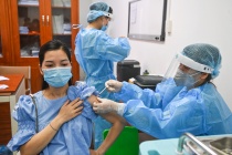 Nhiều tỉnh tổ chức tiêm vaccine tại nhà dân