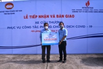 Tập đoàn Dầu khí Việt Nam trao tặng Hậu Giang 2 xe cứu thương phục vụ phòng, chống dịch Covid-19