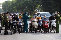 Hà Nội: Điều chỉnh việc giám sát, xét nghiệm người về từ vùng dịch
