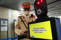 Công an Hà Nội tổ chức quét mã QR Code trên thẻ căn cước công an