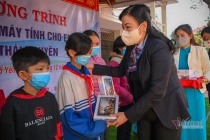 Thái Nguyên nỗ lực tặng Sóng và máy tính cho em trong năm 2021