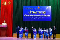 VNPT trao 3.115 máy tính bảng cho học sinh có hoàn cảnh khó khăn tại Thanh Hóa