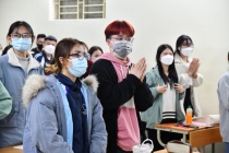 Hà Nội: Sinh viên đại học trở lại trường từ đầu tháng 4