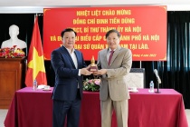 Bí thư Thành ủy Hà Nội thăm Đại sứ quán Việt Nam tại Lào