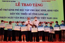 Trao 50 phần học bổng cho học sinh dân tộc thiểu số tỉnh Tây Ninh, Long An