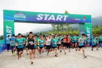 Hơn 1.000 VĐV hoàn tất hai cự ly 5km - 10km tại giải chạy VPBank Bắc Giang Marathon lần thứ hai