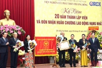 Viện nghiên cứu phát triển Phương Đông đón nhận Huân chương Lao động hạng Nhì